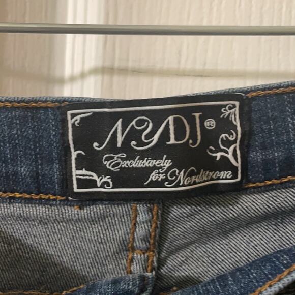 NYDJ Exclusively for Nordstrom Style# 70073 Cut# 14549B Size 16 Jeans - Picture 4 of 13